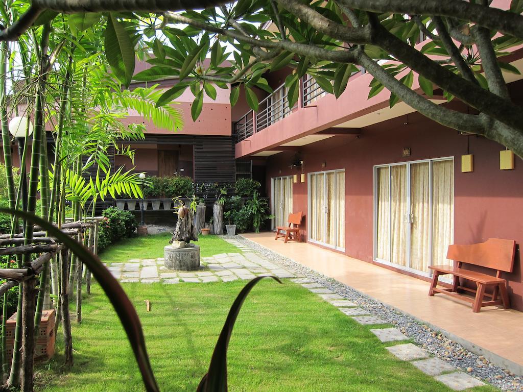 Forest Bungalows & Mama'S Restaurant Chalong Buitenkant foto